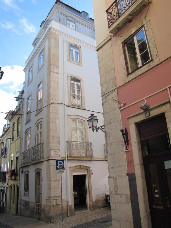 Remodeled Historic Apartment In Bairro Alto Lisbona Esterno foto