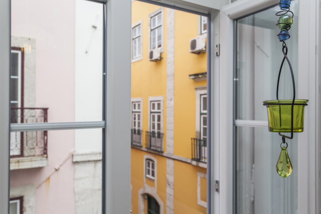 Remodeled Historic Apartment In Bairro Alto Lisbona Camera foto