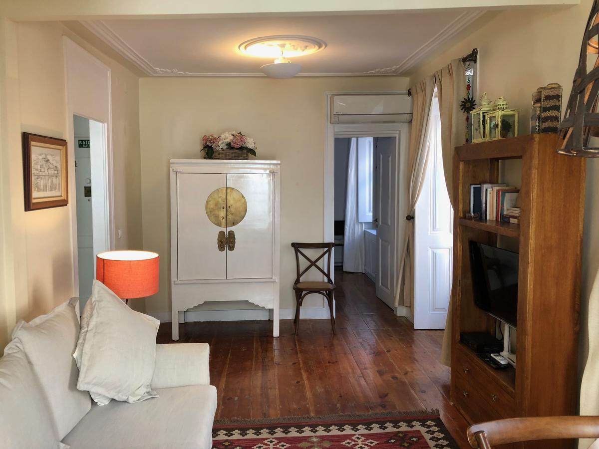 Remodeled Historic Apartment In Bairro Alto Lisbona Esterno foto