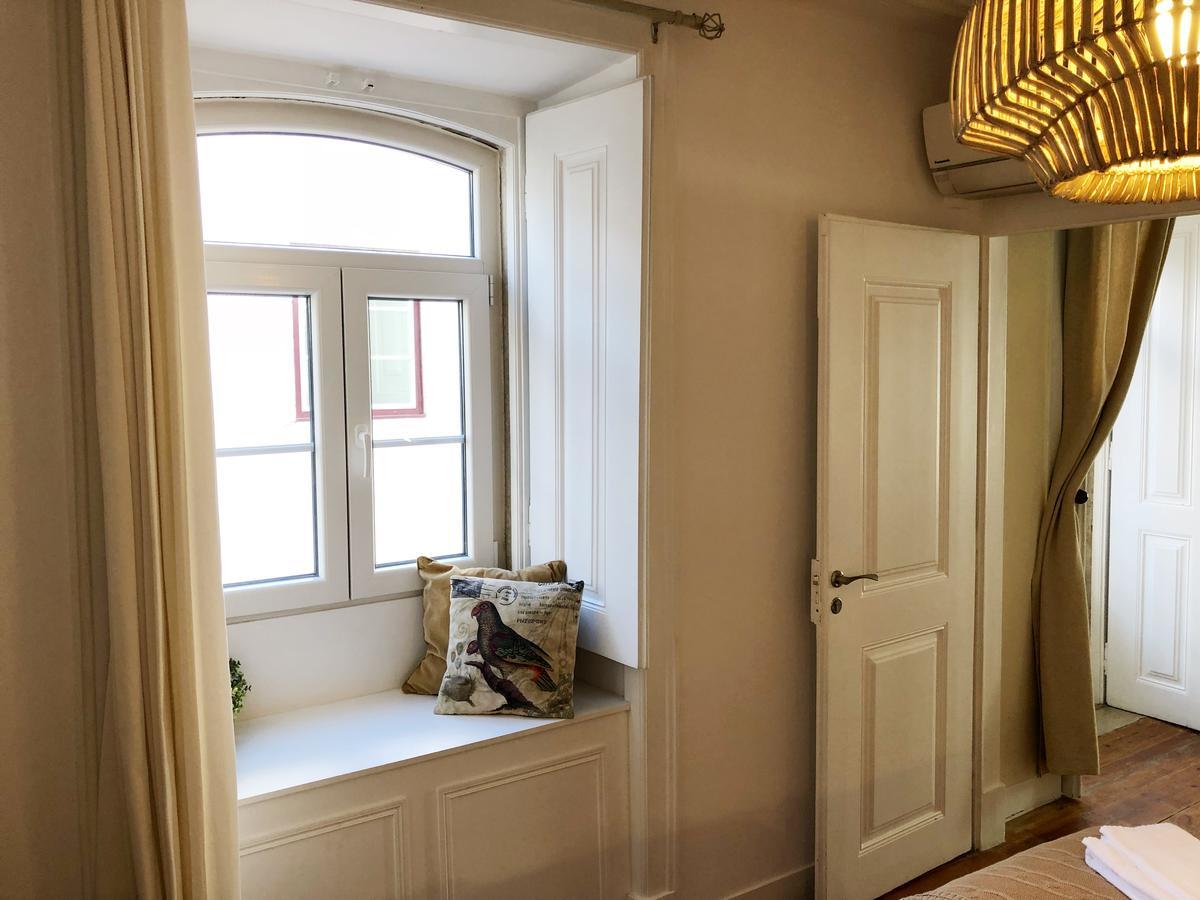 Remodeled Historic Apartment In Bairro Alto Lisbona Esterno foto