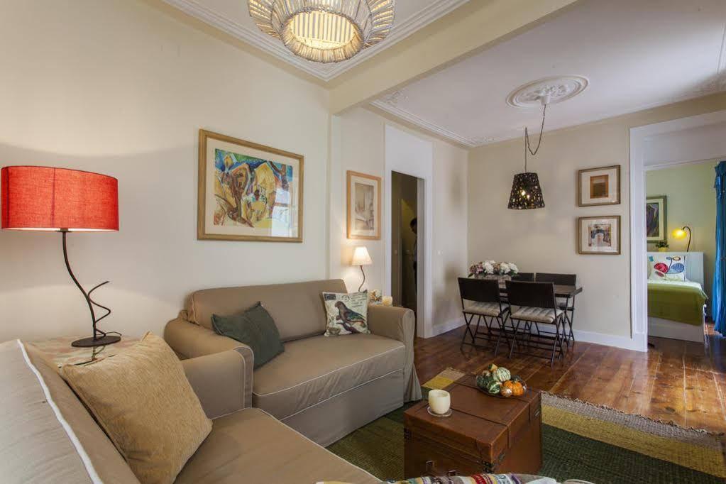 Remodeled Historic Apartment In Bairro Alto Lisbona Esterno foto